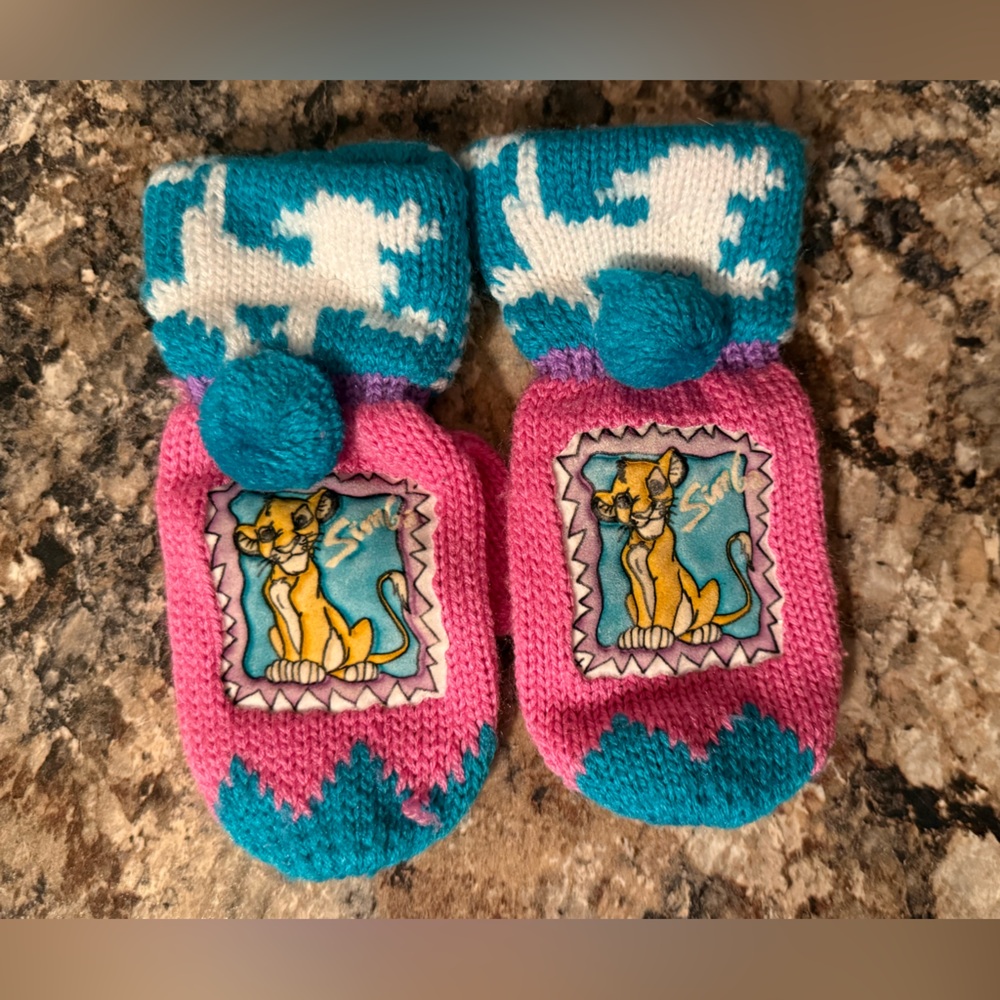 Vintage toddler Lion King Simba mittens